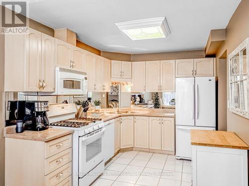 1166 Upper Wentworth Street E, Hamilton, ON - Indoor Photo Showing Kitchen