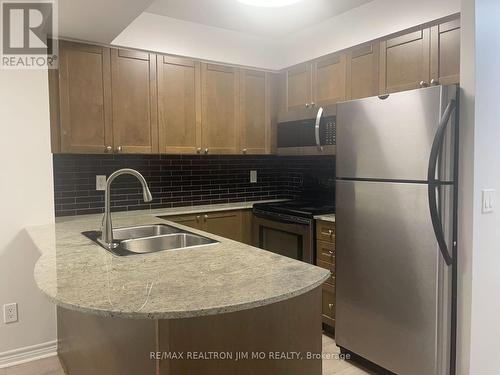 903 - 763 Bay Street, Toronto, ON - Indoor Photo Showing Kitchen With Double Sink With Upgraded Kitchen