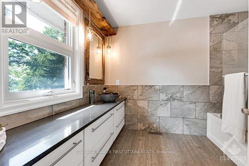 3108 Beckwith 9Th Line, Beckwith, ON - Indoor Photo Showing Bathroom