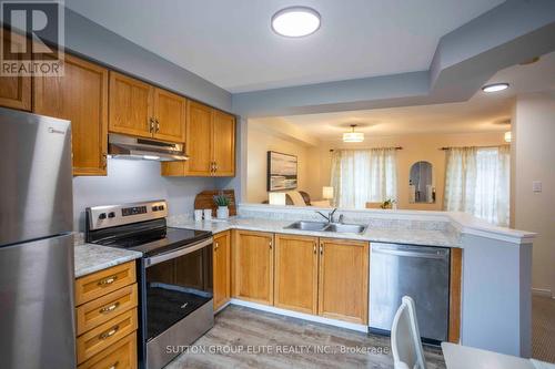 98 Mosaics Avenue, Aurora, ON - Indoor Photo Showing Kitchen With Double Sink