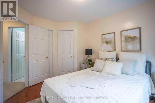 98 Mosaics Avenue, Aurora, ON - Indoor Photo Showing Bedroom