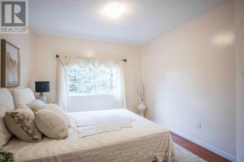 98 Mosaics Avenue, Aurora, ON - Indoor Photo Showing Bedroom