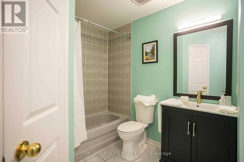 98 Mosaics Avenue, Aurora, ON - Indoor Photo Showing Bathroom