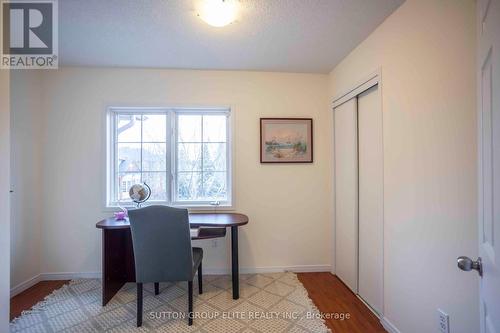 98 Mosaics Avenue, Aurora, ON - Indoor Photo Showing Other Room