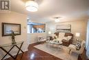 98 Mosaics Avenue, Aurora, ON  - Indoor Photo Showing Living Room 