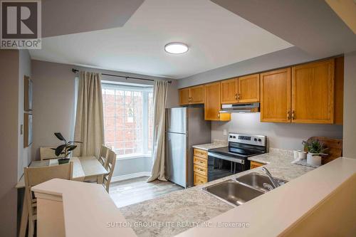 98 Mosaics Avenue, Aurora, ON - Indoor Photo Showing Kitchen With Double Sink