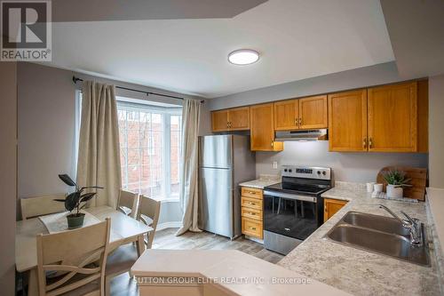 98 Mosaics Avenue, Aurora, ON - Indoor Photo Showing Kitchen With Double Sink