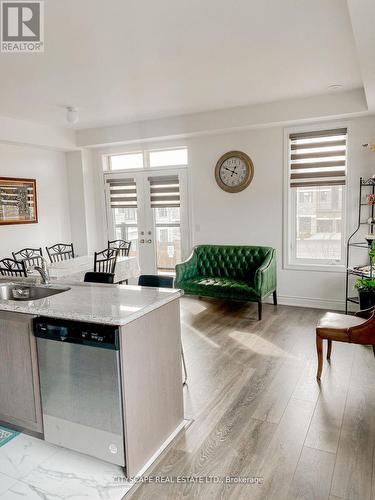 3038 Islington Avenue, Toronto, ON - Indoor Photo Showing Living Room