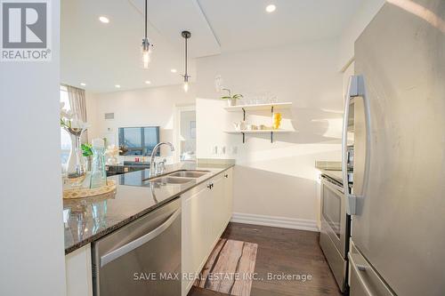 4202 - 2230 Lake Shore Boulevard W, Toronto, ON - Indoor Photo Showing Kitchen With Double Sink With Upgraded Kitchen