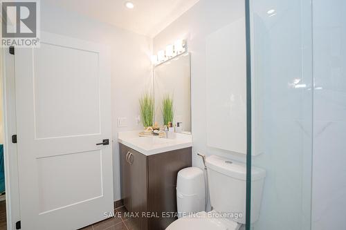 4202 - 2230 Lake Shore Boulevard W, Toronto, ON - Indoor Photo Showing Bathroom