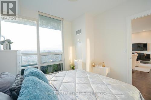 4202 - 2230 Lake Shore Boulevard W, Toronto, ON - Indoor Photo Showing Bedroom