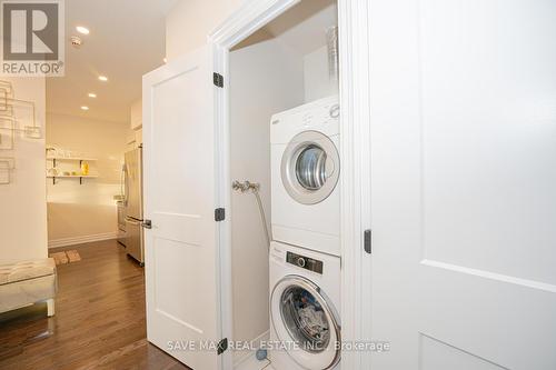 4202 - 2230 Lake Shore Boulevard W, Toronto, ON - Indoor Photo Showing Laundry Room