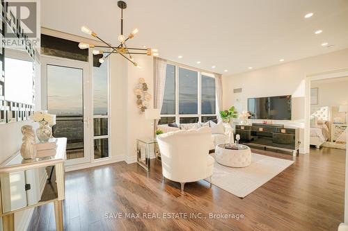 4202 - 2230 Lake Shore Boulevard W, Toronto, ON - Indoor Photo Showing Other Room