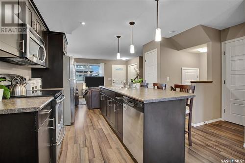 220 Langlois Way, Saskatoon, SK - Indoor Photo Showing Kitchen With Upgraded Kitchen