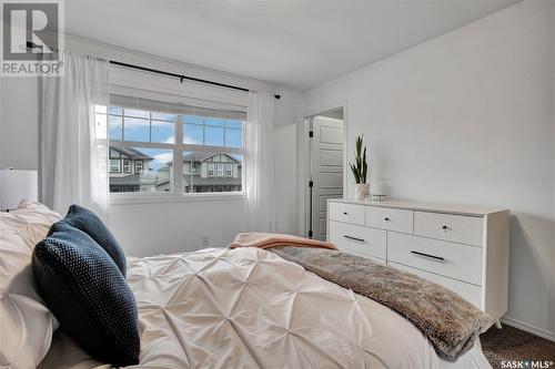 220 Langlois Way, Saskatoon, SK - Indoor Photo Showing Bedroom