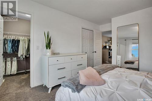 220 Langlois Way, Saskatoon, SK - Indoor Photo Showing Bedroom