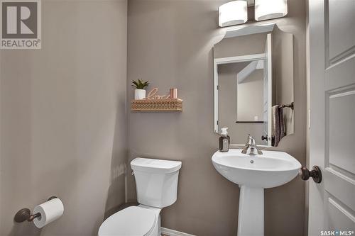 220 Langlois Way, Saskatoon, SK - Indoor Photo Showing Bathroom