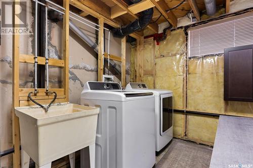 67 Mathieu Crescent, Regina, SK - Indoor Photo Showing Laundry Room