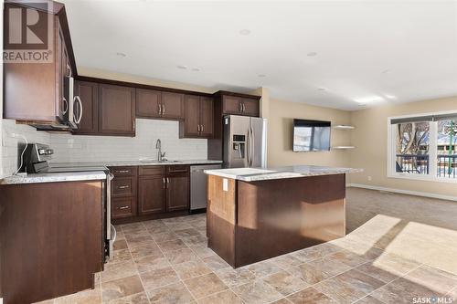 67 Mathieu Crescent, Regina, SK - Indoor Photo Showing Kitchen With Upgraded Kitchen