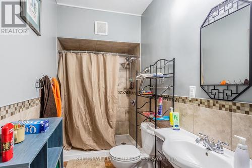 167 Broadway Street, North Middlesex (Parkhill), ON - Indoor Photo Showing Bathroom