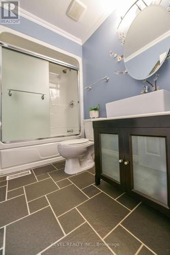 141 Malette Crescent, Timmins (Tnw - Riverpark), ON - Indoor Photo Showing Bathroom