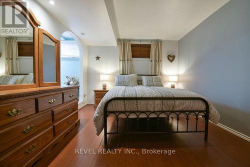 141 Malette Crescent, Timmins (Tnw - Riverpark), ON - Indoor Photo Showing Bedroom