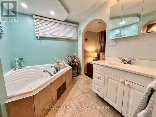 141 Malette Crescent, Timmins (Tnw - Riverpark), ON - Indoor Photo Showing Bathroom