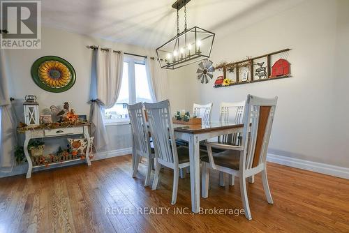 141 Malette Crescent, Timmins (Tnw - Riverpark), ON - Indoor Photo Showing Dining Room