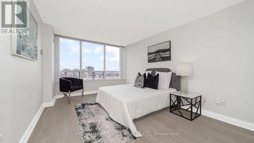 1504 - 22 Hanover Road, Brampton, ON - Indoor Photo Showing Bedroom