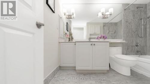 1504 - 22 Hanover Road, Brampton, ON - Indoor Photo Showing Bathroom