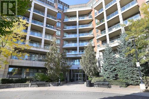 414 - 2480 Prince Michael Drive, Oakville, ON - Outdoor With Facade