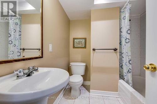 7 - 300 Ravineview Way S, Oakville, ON - Indoor Photo Showing Bathroom