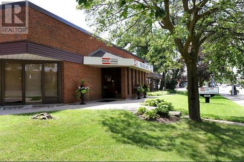 1654 Lakeshore Road W, Mississauga, ON 