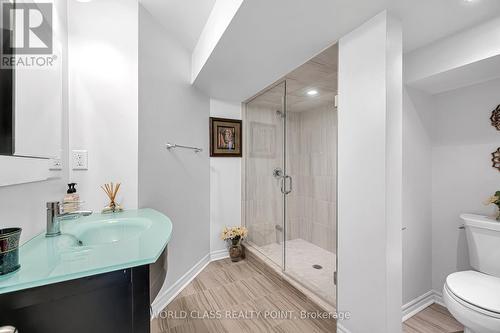 558 Alfred Hughes Avenue, Oakville, ON - Indoor Photo Showing Bathroom