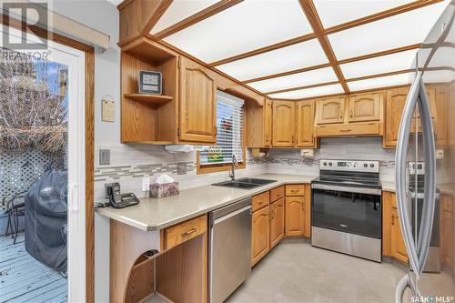 478 Anglin Court, Saskatoon, SK - Indoor Photo Showing Kitchen With Double Sink