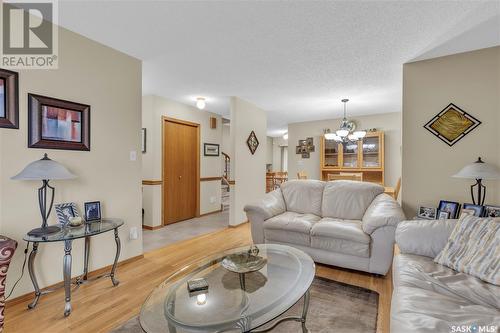 478 Anglin Court, Saskatoon, SK - Indoor Photo Showing Living Room