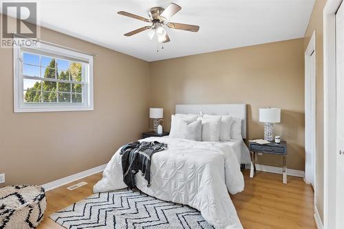 998 Fielding Court, Windsor, ON - Indoor Photo Showing Bedroom