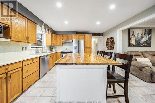 2349 Aubin Road, Windsor, ON - Indoor Photo Showing Kitchen