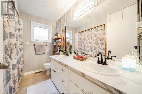 2349 Aubin Road, Windsor, ON - Indoor Photo Showing Bathroom