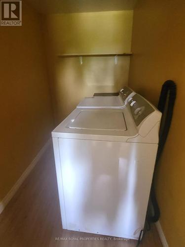 293 Ashley Street, Belleville, ON - Indoor Photo Showing Laundry Room