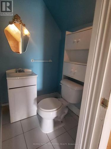 293 Ashley Street, Belleville, ON - Indoor Photo Showing Bathroom