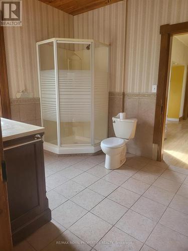 293 Ashley Street, Belleville, ON - Indoor Photo Showing Bathroom