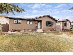 1735 54 ST NW  Edmonton, AB T6L 1J3