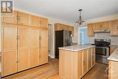 372 River Ridge Crescent, Ottawa, ON - Indoor Photo Showing Kitchen