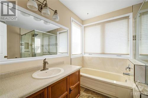 372 River Ridge Crescent, Ottawa, ON - Indoor Photo Showing Bathroom