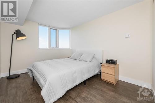 1500 Riverside Drive Unit#1608, Ottawa, ON - Indoor Photo Showing Bedroom