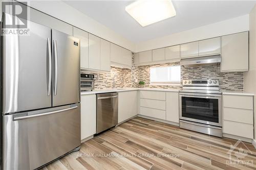 1608 - 1500 Riverside Drive, Ottawa, ON - Indoor Photo Showing Kitchen With Upgraded Kitchen