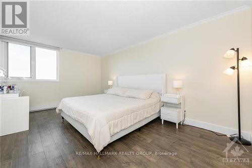 1608 - 1500 Riverside Drive, Ottawa, ON - Indoor Photo Showing Bedroom