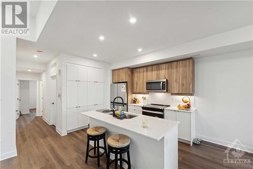 4793 Bank Street Unit#D, Ottawa, ON - Indoor Photo Showing Kitchen With Upgraded Kitchen