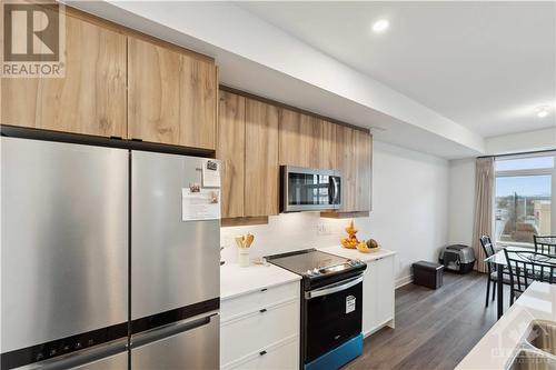 4793 Bank Street Unit#D, Ottawa, ON - Indoor Photo Showing Kitchen